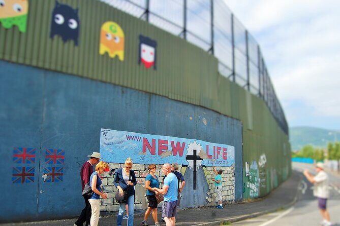 Award Winning Express 2 Hours Belfast Black Taxi/Cab tours - Hotel pickup, meeting the guide, and the short geography lesson