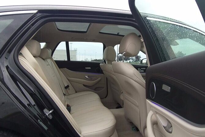 Belfast City Airport (BHD) to Belfast Accommodation - Arrival Private Transfer - Who this transfer fits best (and who might not need it)