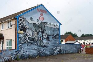 Belfast Political & Murals Tour - Pickup, timing, and getting around Belfast city centre