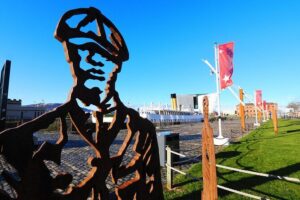 Belfast Titanic Museum and Sighseeing Tour - The Peace Walls and Murals stop: Belfast history you can stand in