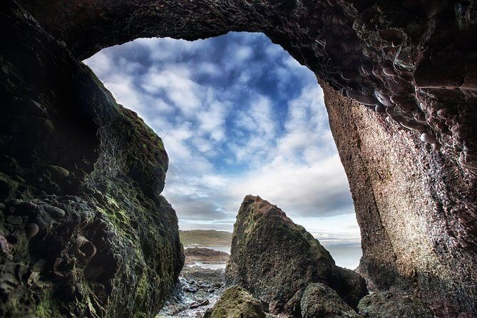 Game of Thrones Locations Tour including Westeros & Giant's Causeway - Carrickfergus Castle: a quick hit with real photo options
