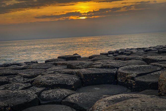 Giants Causeway Tour from Belfast + FREE Belfast Mural Tour - Belfast Murals and the Walls That Still Divide