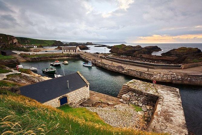 Luxury Private Hire Tour for 2- 6 people around Northern Ireland - Dark Hedges and Ballintoy Harbour: Fast GoT Photos, Big Atmosphere