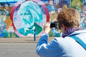 Original Private Belfast Troubles and Peace Cab/Taxi Tour 2 Hours - Reading Divis Street’s International Mural Wall