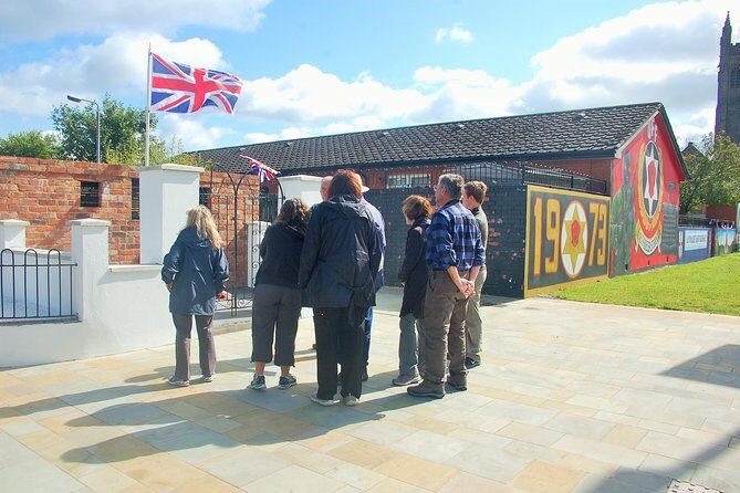 World Famous Belfast City Centre Black Cab/Taxi Tour 2 Hours - What a Belfast black cab Troubles tour really gives you in 2 hours